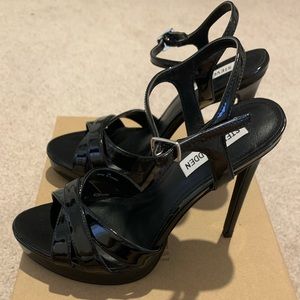 Steve Madden- Black Patent Heels. Size 7.